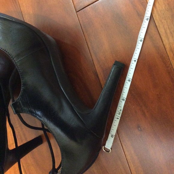 Franco Sarto black leather pointed toe lace up shoes - Picture 3 of 8